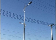 Stożkowy, wielokątny, ocynkowany słup oświetleniowy LED z pojedynczym ramieniem do wysokiej drogi